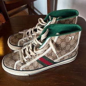 gucci tennis shoes with box